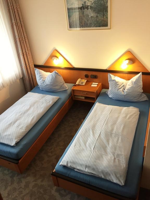 Hotel Ambassador Bonn Room photo